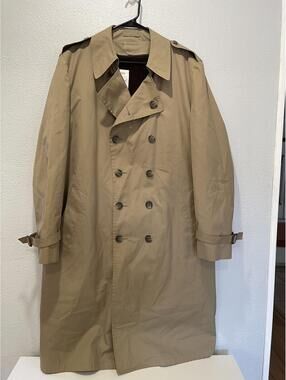 London Fog Maincoats Trench Coat 44L Lined (removable) Tan